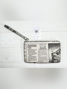 Coach Rare Newspaper Print Wristlet Pouch Zip Clutch Beige Black NWT
